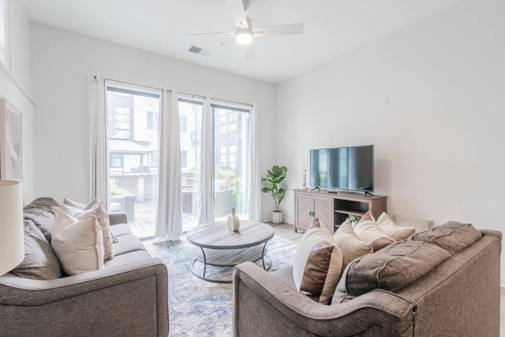 Charming Cozy Apartment With Wi-Fi & Free Parking Σάρλοτ Εξωτερικό φωτογραφία