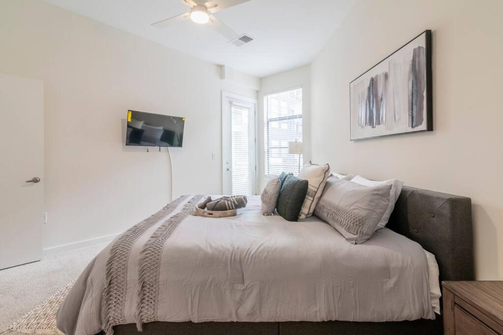 Charming Cozy Apartment With Wi-Fi & Free Parking Σάρλοτ Εξωτερικό φωτογραφία